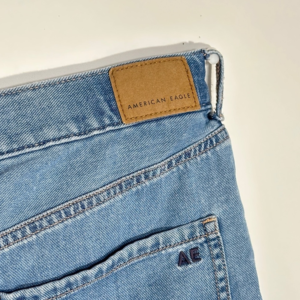 American Eagle - Light Wash Denim Dolphin Hem Shorts
